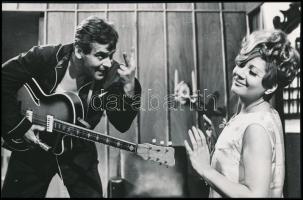 cca 1969 Latinovits Zoltánról készült 4 db vintage fotó, 19,5x29 cm és 24x18 cm