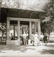 1955 Balatonfüred, 21 db vintage negatív Kotnyek Antal (1921-1990) fotóriporter hagyatékából, 6x6 cm