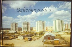 cca 1970 Kecskemét, épül a Széchenyi városrész, 13 db szabadon felhasználható, színes diapozitív fel...