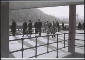 cca 1940 Budapest, Duna-parti képek, 3 db vintage negatívról készült mai nagyítás, 18x25 cm
