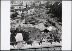 cca 1970 Budapest, Moszkva téri átépítés, 2 db vintage negatívról készült mai nagyítás, 18x25 cm