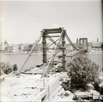 cca 1964 Budapest, az Erzsébet híd építése, 4 db szabadon felhasználható vintage negatív, 6x6 cm