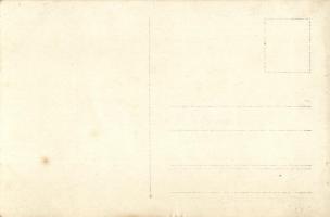 I. világháborús Német (U-35?) tengeralattjáró osztrák-magyar lobogó alatt a Kotori-öbölben, gyászoló...