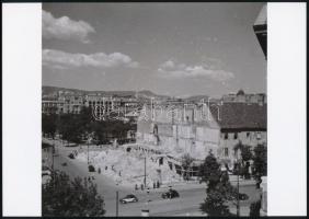 cca 1948 Budapest, Sztálin tér, Deák tér, Tanács körút eleje, 3 db vintage negatívról készült mai nagyítások, amelyek összeillesztve panorámát eredményeznek, 18x25 cm