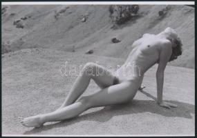 cca 1977 Homokban megforgatva, 2 db szolidan erotikus fénykép, vintage negatívokról készült mai nagyítások, 25x18 cm / 2 erotic photos, 25x18 cm