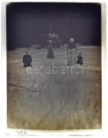 cca 1920 Emlékkép szélmalommal, vintage üveglemez negatív, 9x12 cm