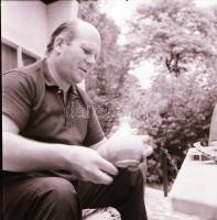 1967. augusztus 11. Pécsi Sándor és Mezei Mária, 30 db vintage negatív Kotnyek Antal (1921-1990) fot...