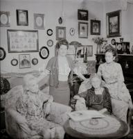 1967. augusztus 5. Balatonfüred, Jókai-ház, 23 db vintage negatív Kotnyek Antal (1921-1990) fotóripo...