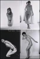 cca 1978 Pompás látvány, 33 db szolidan erotikus fénykép, korabeli negatívokról készült mai nagyítás...