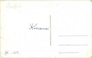 Siófok, olvasó hölgy a parkban, photo (EK)