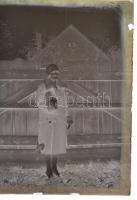 cca 1925 Vegyes üveglemez negatívok egy családi hagyatékból, 44 db szabadon felhasználható, vintage ...