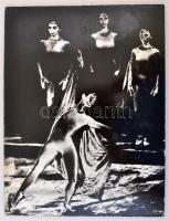 cca 1978 Tatár Tibor 2 db feliratozott vintage fotóművészeti alkotása, az egyik kasírozva, 30x40 cm