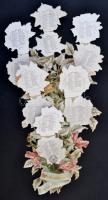 1899 Nagyméretű lithografált kalendárium. Rózsavirág, lehajtható levelekkel, a különböző hónapok sze...