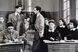 13 db nagy méretű filmfotó különböző, nagyrészt külföldi filmekből