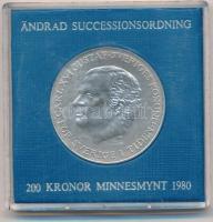 Svédország 1980. 200K Ag "XVI. Gusztáv Károly / Svéd Királyi Örökösödési Törvény" műanyag tokban T:BU Sweden 1980. 200 Kronor Ag "Carl XVI Gustaf / Swedish Royal Succession Law" in plastic case C:BU Krause KM#860