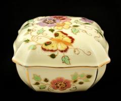 Zsolnay pillangó mintás porcelán bonbonier, kézzel festett, jelzett, hibátlan, 10x10x6 cm