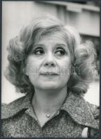 Székely Tamás: Ruttkai Éva(1927-1986) színésznő portréja, pecséttel jelzett fotó, felületén törésnyommal, 17,5x13 cm