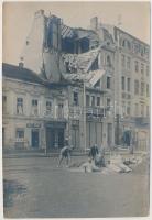 1916 Terazije, Belgrád, szétlőtt ház, fotó, hátulján feliratozva, 13,5×9 cm /  1916 Terazije, Belgrad, a bombed house, photograph, with notes on the back, 135,×9 cm