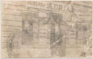 cca 1916 Fiume, Albergo&Ristorante Adria, fotólap, hátoldalán szállodai bélyegzővel, 9×14 cm /  cca 1916 Fiume, Albergo&Ristorante Adria, photograph with the stamp of the hotel on the back, 9×14 cm
