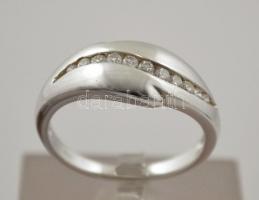 Ezüst(Ag) hullámos, köves gyűrű, jelzett, méret: 56, bruttó: 3 g