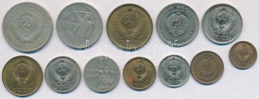 Vegyes: Bulgária 1974. 50s + 1988. 2s + Szovjetunió 1964-1990. 1k-1R (10x) + Oroszország 1997-2002. 1k-5R (11x) T:1--2- Mixed: Bulgaria 1974. 50 Stotinki + 1988. 2 Stotinki + Soviet Union 1964-1990. 1 Kopek - 1 Ruble (10x) + Russia 1997-2002. 1 Kopek - 5 Rubles (11x) C:AU-VF