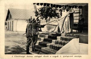 1939 Szeged, az 1919-es ellenforradalom 20 éves évfordulója; Horthy Miklós, Purgly Magdolna szalaggal díszíti a szegedi 9. gyalogezred zászlaját (fa)