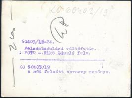 1960 Felszabadulási váltófutás, a női felnőtt verseny mezőnye az Oktogonnál, Mikó László felvétele, ...