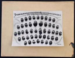 cca 1942-1943 A m. kir. Pestszenterzsébeti Kossuth Lajos Gimnázium 1942-43-ban végzett növendékei, t...