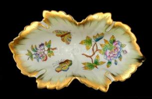 Herendi Viktória mintás leveles tálka, kézzel festett, jelzett, kopásnyomokkal, 15,5×8×4 cm