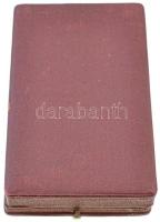 1914. "A Vörös Kereszt II. Osztályú Díszjelvénye" jelzett, zománcozott Ag kitüntetés mells...