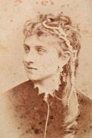 cca 1880-1890 Egy felvidéki nemesi család fotóalbuma, többségében feliratozott fotókkal, nevekkel (K...