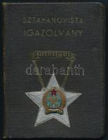1954 Sztahanovista igazolvány, az előlapján fém jelvénnyel