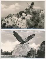 Tatabánya, Turul emlékmű - 4 db Képzőművészeti Alap képeslap, egy budapesti turulos lappal / 3 moder...