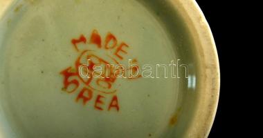 Koreai virágmintás váza, kézzel festett, jelzett, hibátlan, m: 17 cm