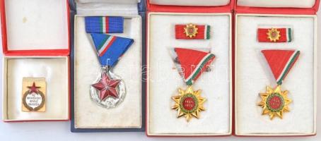 8db-os vegyes kitüntetés tétel a szocialista korszakból, benne "Kiváló Műszaki Dolgozó" ki...