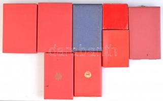 8db-os vegyes kitüntetés tétel a szocialista korszakból, benne "Kiváló Műszaki Dolgozó" ki...