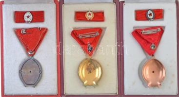 1964. "A Munka Érdemrend" ezüst fokozata, Br kitüntetés mellszalagon, miniatűrrel és szala...