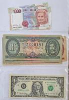 Négygyűrűs mappa 10db hármas osztású berakólappal, benne nagyrészt jó állapotú külföldi és magyar ba...