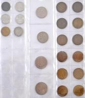 "NUMIS" négygyűrűs berakó 11db berakólappal, bennük modern külföldi érmék T:vegyes