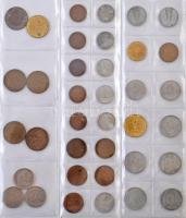 "NUMIS" négygyűrűs berakó 11db berakólappal, bennük modern külföldi érmék T:vegyes