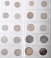 "NUMIS" négygyűrűs berakó 11db berakólappal, bennük modern külföldi érmék T:vegyes