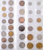 "NUMIS" négygyűrűs berakó 11db berakólappal, bennük modern külföldi érmék T:vegyes