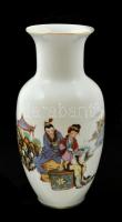 Kínai porcelán váza, matricás, jelzett, kis kopásnyomokkal, m: 21 cm