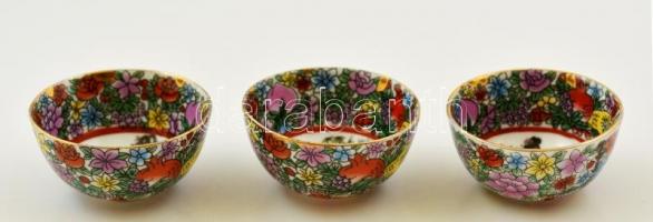 3 db kínai porcelán kistálka, matricásak, jelzettek, kis kopásnyomokkal, d: 5 cm