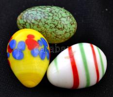 3 db festett üveg tojás, m: 3 cm.