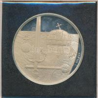 Fülöp Zoltán (1851-) 1978. "Budapest - Parlament / Királyi szent ereklyék" Ag emlékérem to...