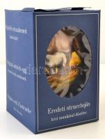 Díszes, festett strucctojás, fa talapzaton, dobozban, m: 15 cm