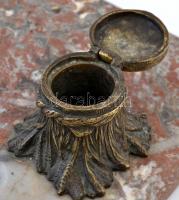 Hiányos réz tintatartó készlet, márvány talapzattal, lis hibákkal, 35×23 cm