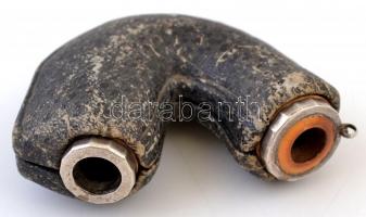 Tajtékpipa, ezüst (Ag.) szerelékkel, homlokán családi címerrel, jelzett,  bőr tokban, 8×6 cm /

Me...