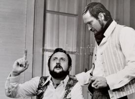 cca 1970 Életkép a Pécsi Balettszínház életéből, nagyméretű fotó, feliratozva, kartonra ragasztva, 2...